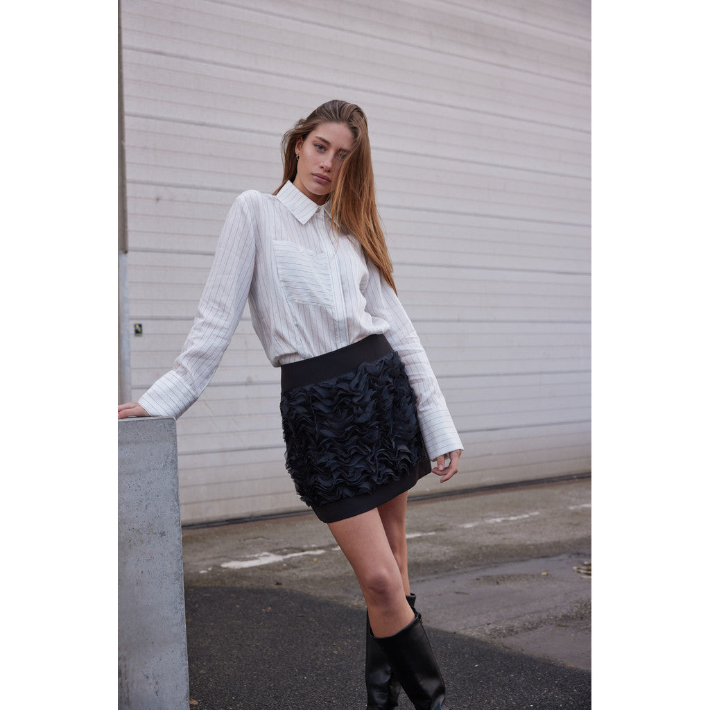 Amaranth Zanne Shirt | White Stripe