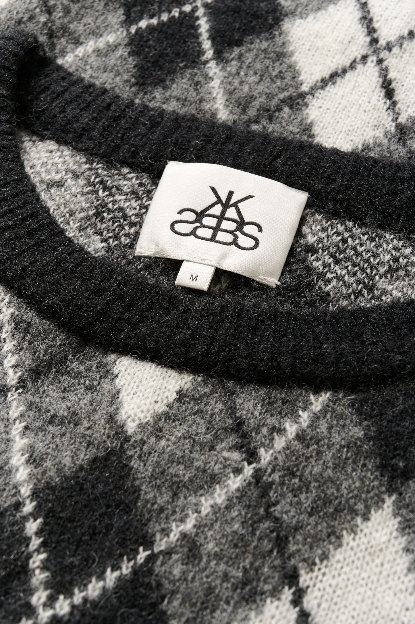 KBConstantine O'Neck | Black Harlequin