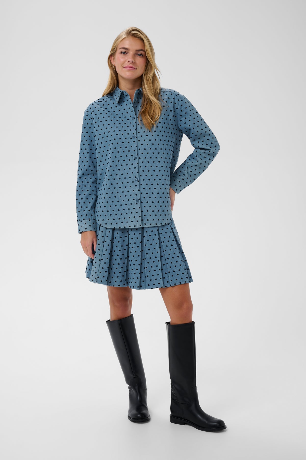 Pegina Shirt | Black Mini Hearts