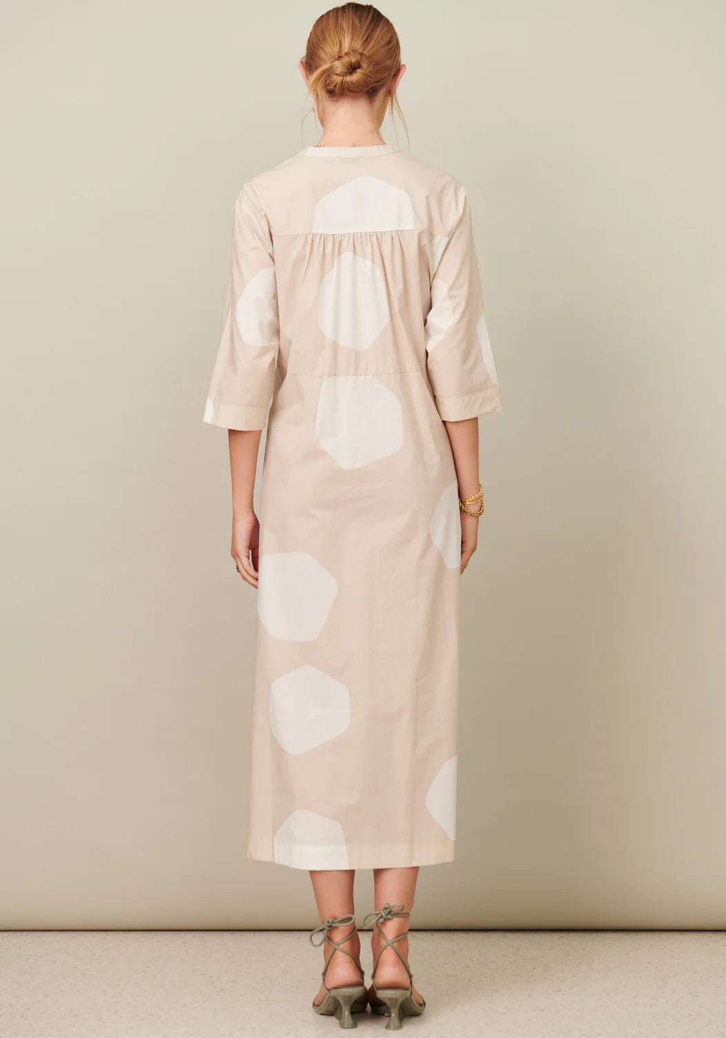 POL Paola Dress | Pebble/White